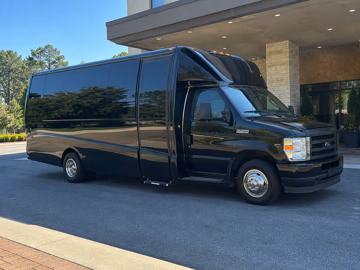 Birmingham Airport Shuttle & Transportation party bus exterior