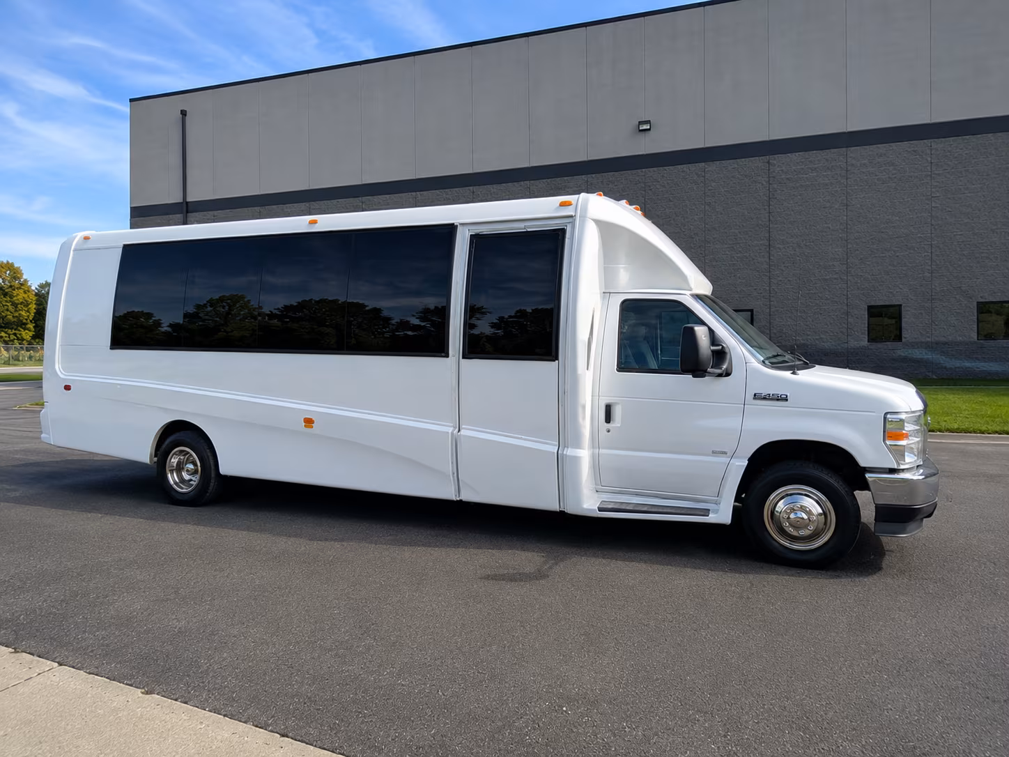 Birmingham Airport Shuttle & Transportation party bus exterior