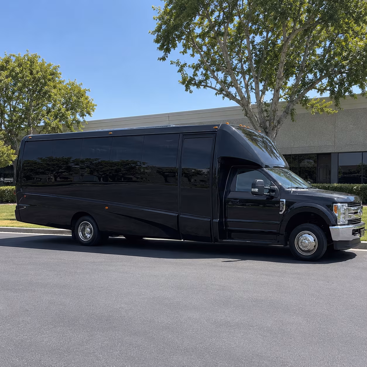 Birmingham Winery Tour & Pub Crawl Transportation party bus exterior